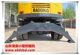 山東寶鼎小型挖掘機