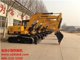 寶鼎小型挖掘機(jī)圖片