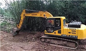 國(guó)產(chǎn)小型挖掘機(jī)