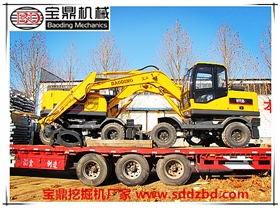 寶鼎輪式抓木機(jī)裝車(chē)