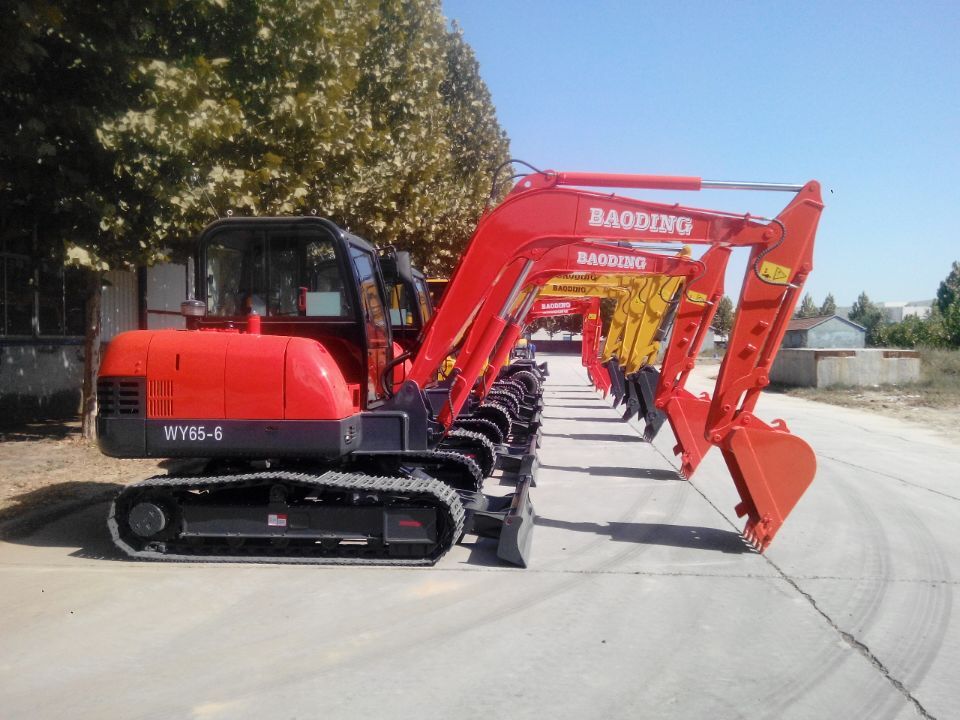 節(jié)能環(huán)保型小型挖掘機械