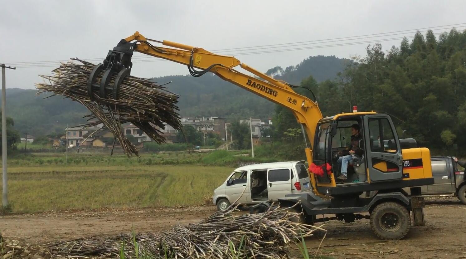 寶鼎輪式抓木機(jī)