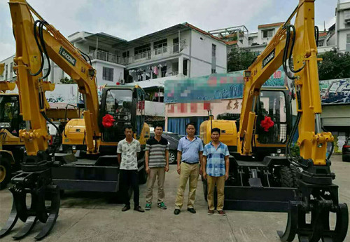 寶鼎小型挖掘機(jī)