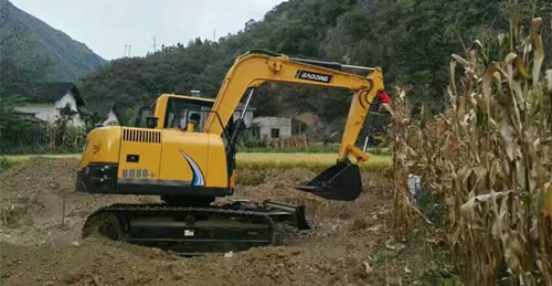 國產(chǎn)挖掘機
