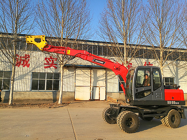 寶鼎挖掘機(jī)廠家80輪式挖掘機(jī)