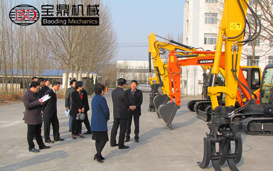 介紹寶鼎挖掘機(jī)抓木機(jī)廠家