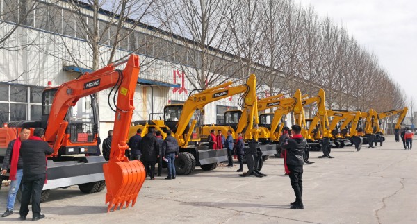 寶鼎輪式挖掘機(jī)