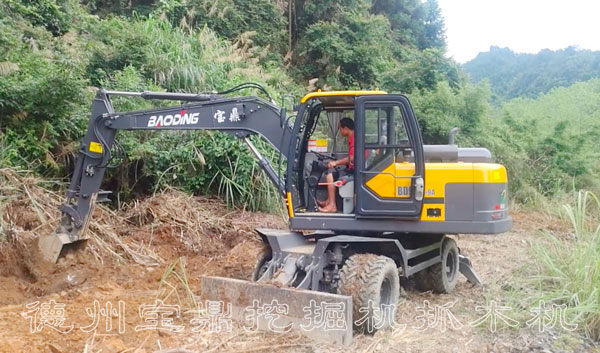 輪式挖掘機(jī)95車(chē)型.jpg