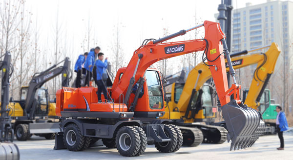 寶鼎輪式挖掘機(jī)150車(chē)型.jpg