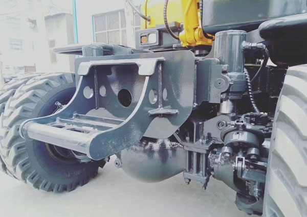 寶鼎輪式挖掘機下車架