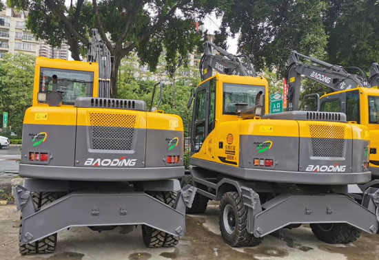 寶鼎輪式挖掘機(jī)95車型.jpg