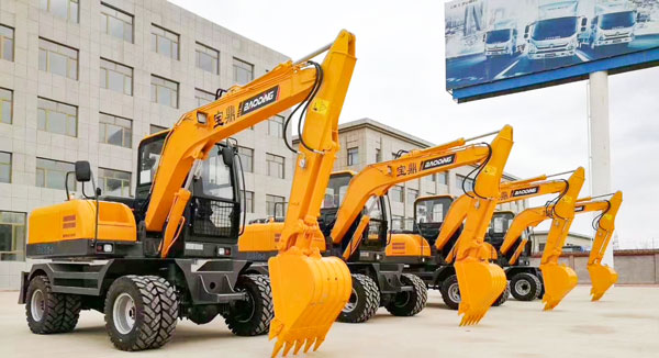 80輪式挖掘機(jī).jpg