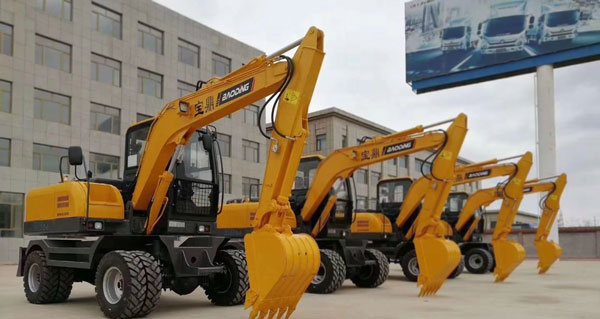 寶鼎輪式挖掘機(jī)80車型.jpg
