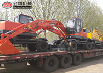 寶鼎80輪式挖掘機發(fā)車新疆